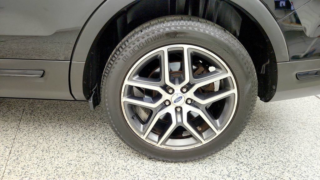 Used 2018 Ford Explorer Sport w/ Equipment Group 401A AWD/4WD image 9