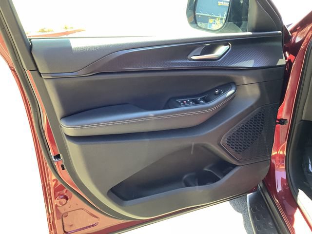 Used 2023 Jeep Grand Cherokee L Laredo AWD/4WD image 9