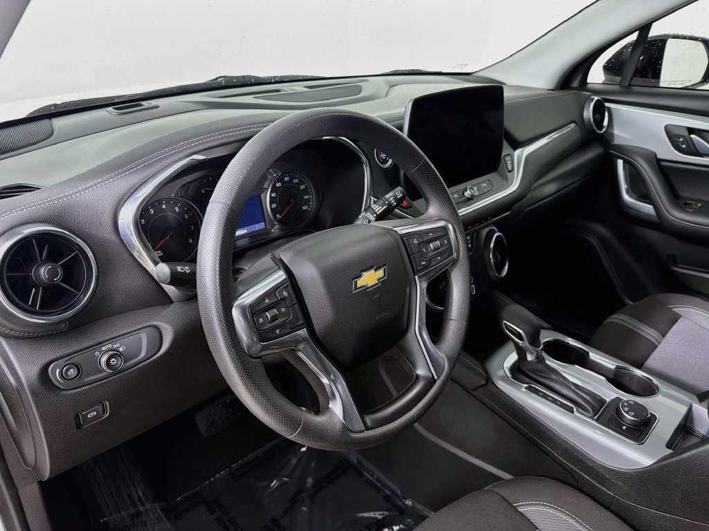 Used 2023 Chevrolet Blazer LT AWD/4WD image 9