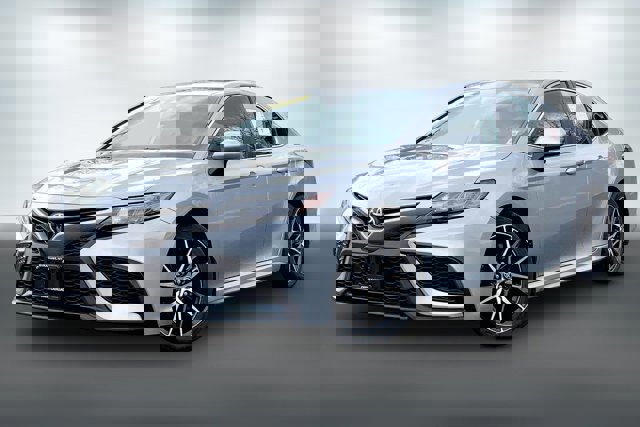 Used 2021 Toyota Camry SE image 12