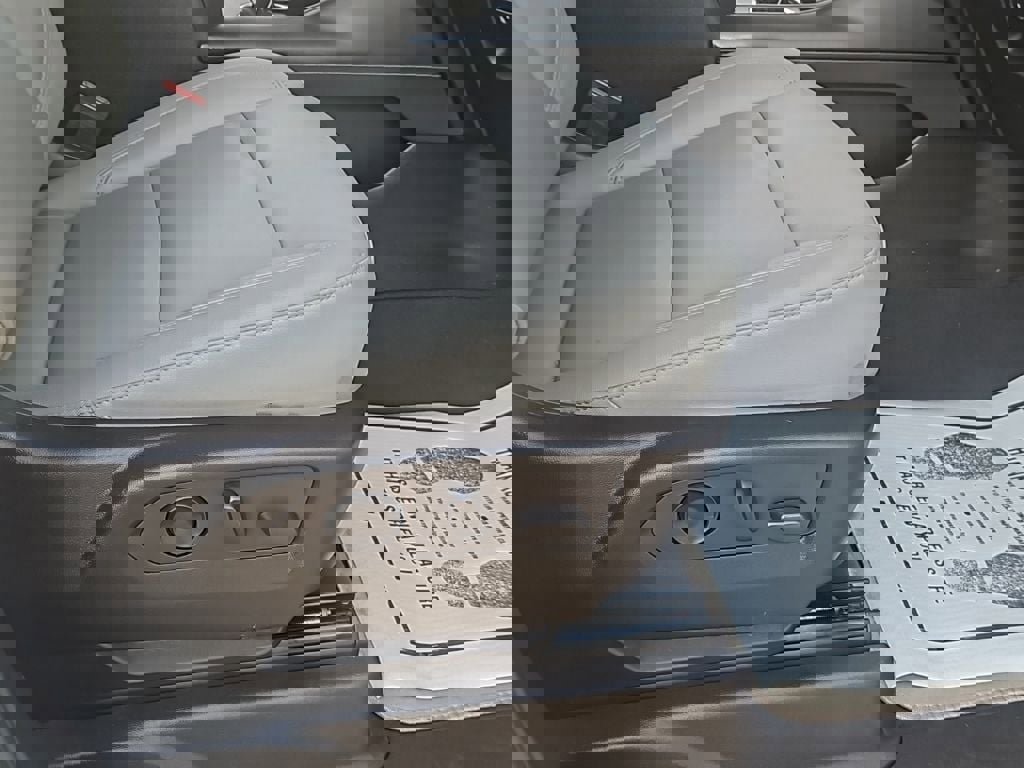 Used 2021 Chevrolet Tahoe LT w/ Luxury Package image 26