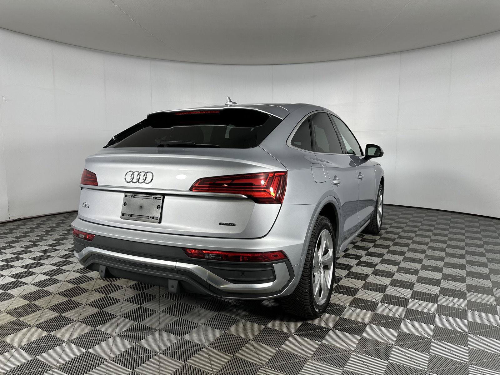 Used 2022 Audi Q5 2.0T Prestige w/ Prestige Package AWD/4WD image 30