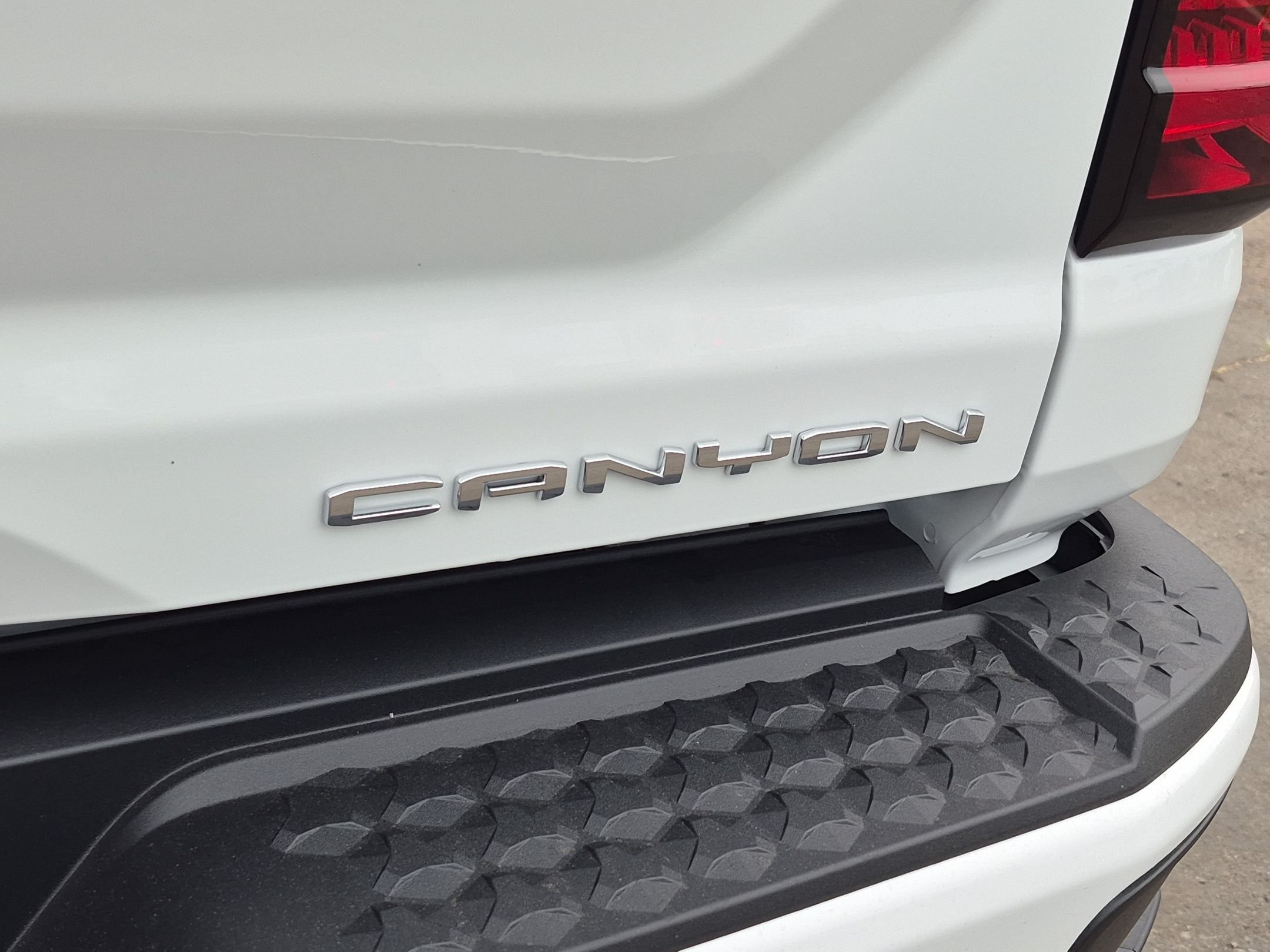 New 2026 GMC Canyon Denali AWD/4WD image 32