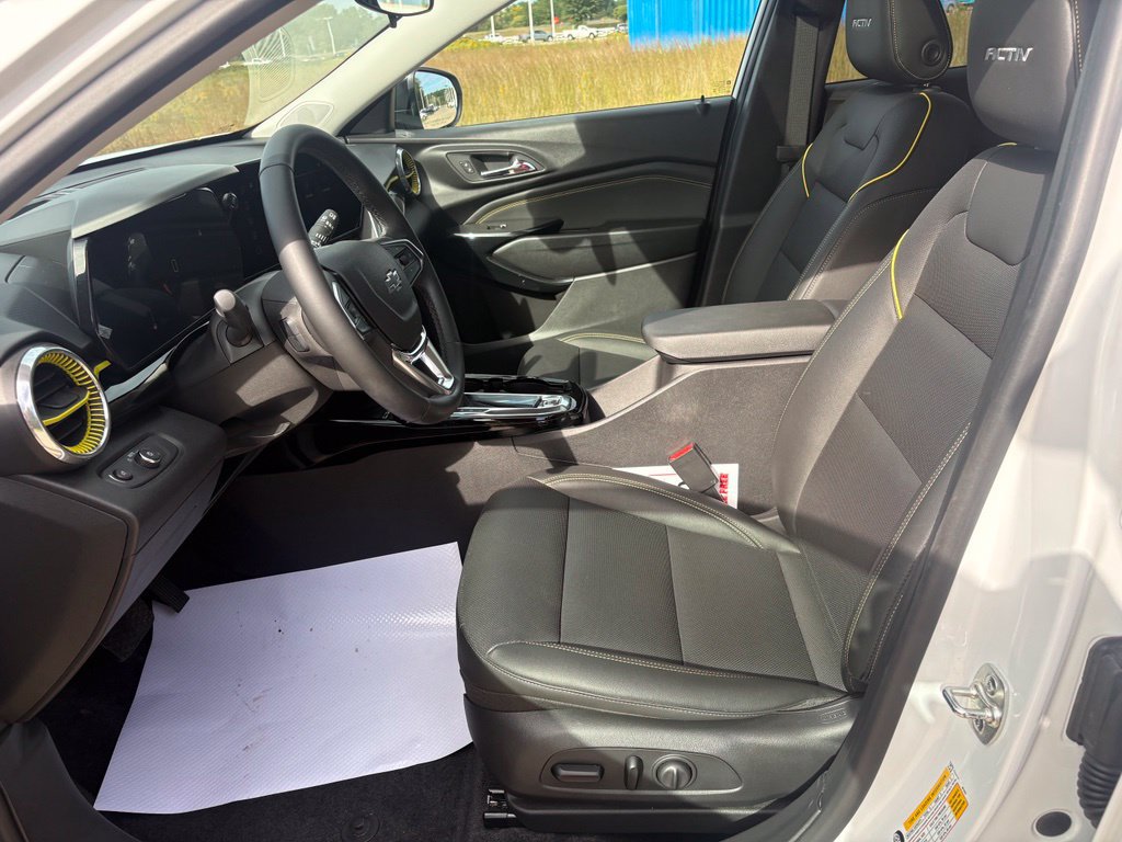 Used 2024 Chevrolet Trax ACTIV w/ Sunroof Package FWD image 15