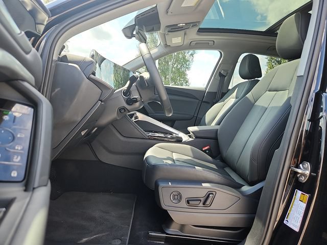 Used 2025 Audi Q5 Premium AWD/4WD image 13