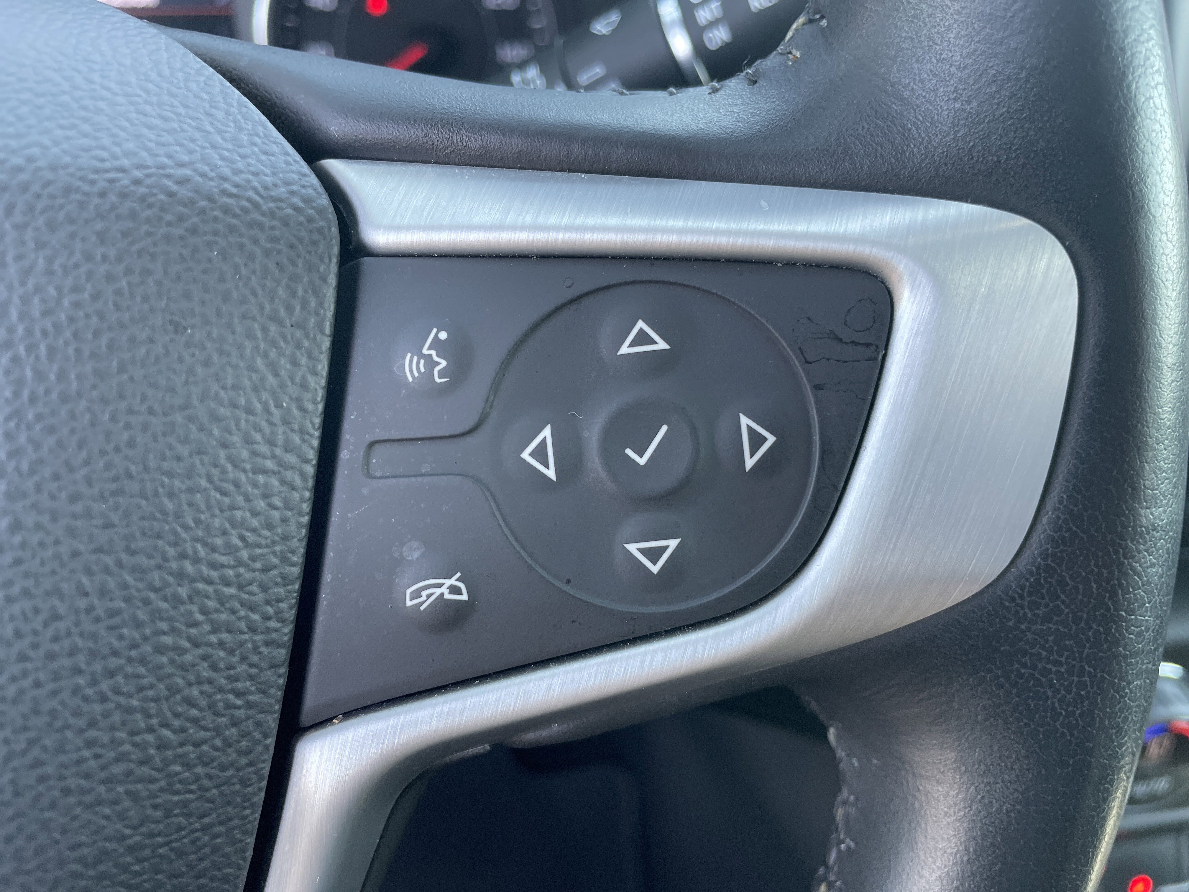 Used 2022 GMC Terrain SLT w/ Infotainment Package II image 15