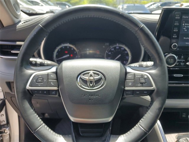 Used 2022 Toyota Highlander Limited image 17