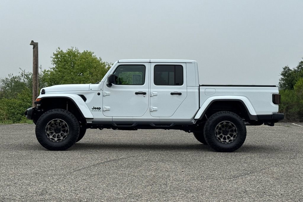 Used 2025 Jeep Gladiator Sport AWD/4WD image 7