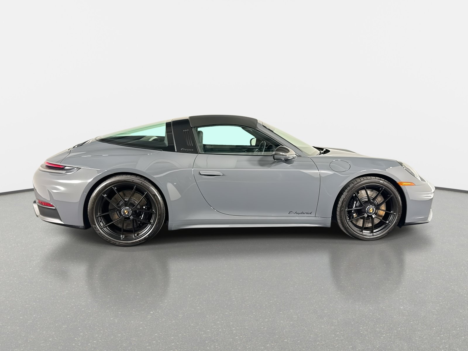 Used 2025 Porsche 911 Targa 4 GTS AWD/4WD image 2