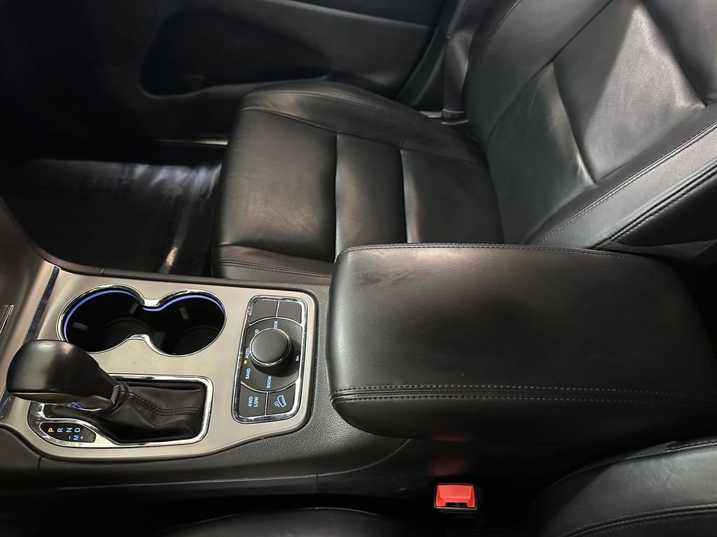 Certified 2022 Jeep Grand Cherokee Limited AWD/4WD image 29