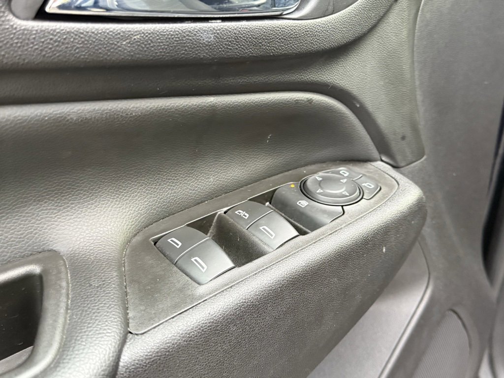 Used 2021 Chevrolet Equinox LT w/ Driver Convenience Package image 26