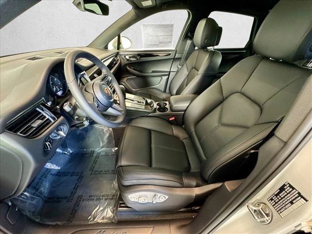 Used 2026 Porsche Macan AWD/4WD image 5
