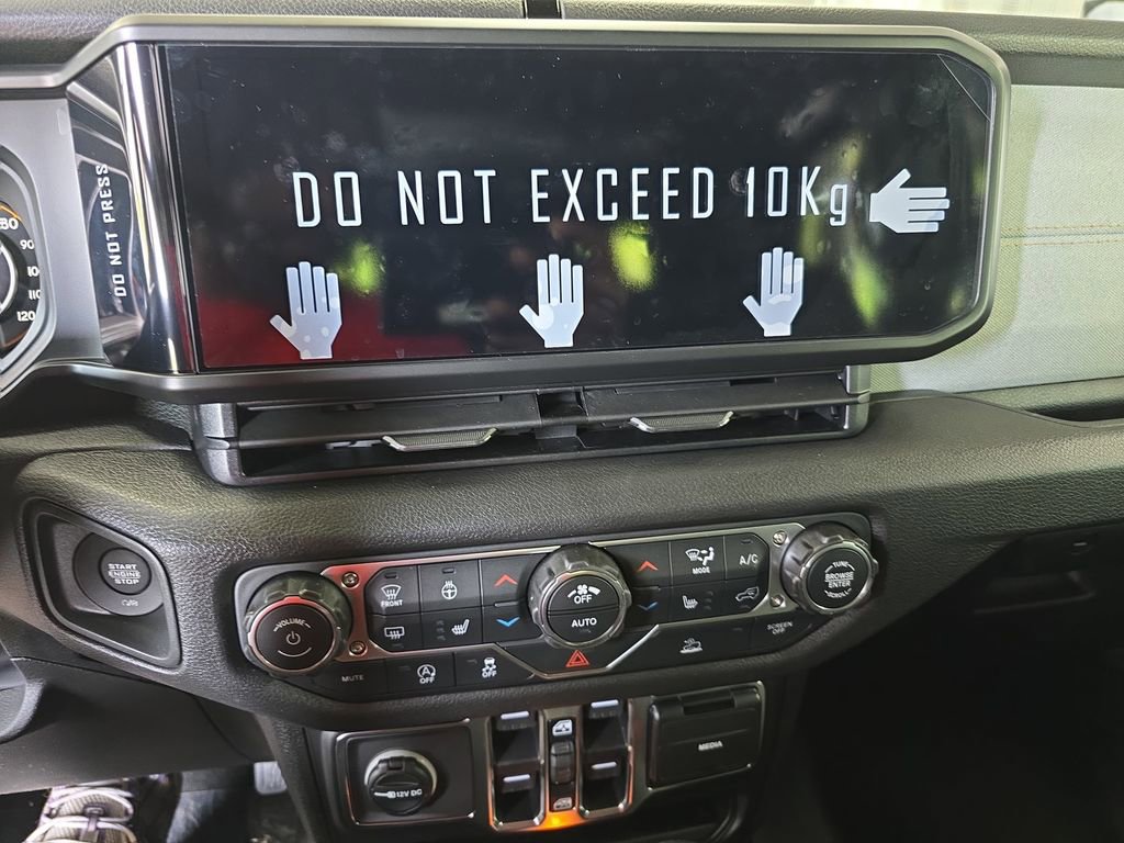 New 2026 Jeep Gladiator Sport AWD/4WD image 24