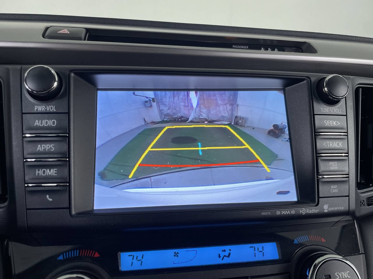 Used 2018 Toyota RAV4 Limited AWD/4WD image 18