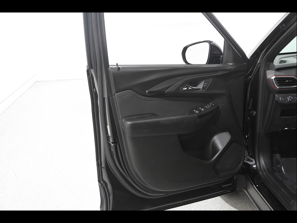 Used 2021 Chevrolet TrailBlazer RS w/ Convenience Package FWD image 4