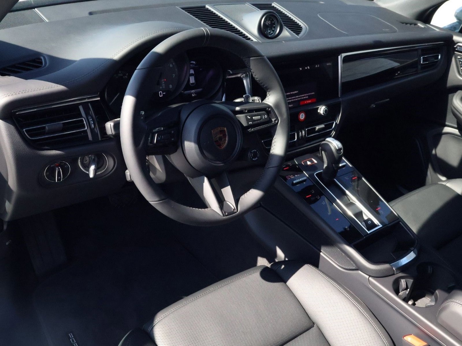 New 2026 Porsche Macan S image 4