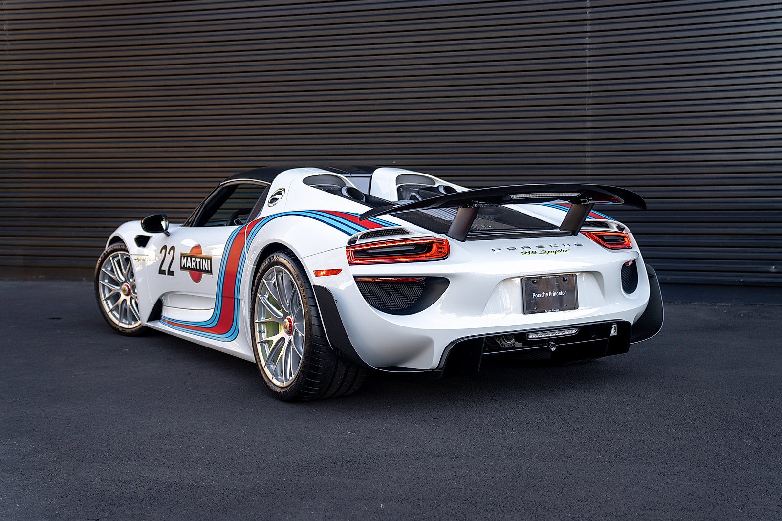 Used 2015 Porsche 918 Spyder Base w/Weissach Package image 3