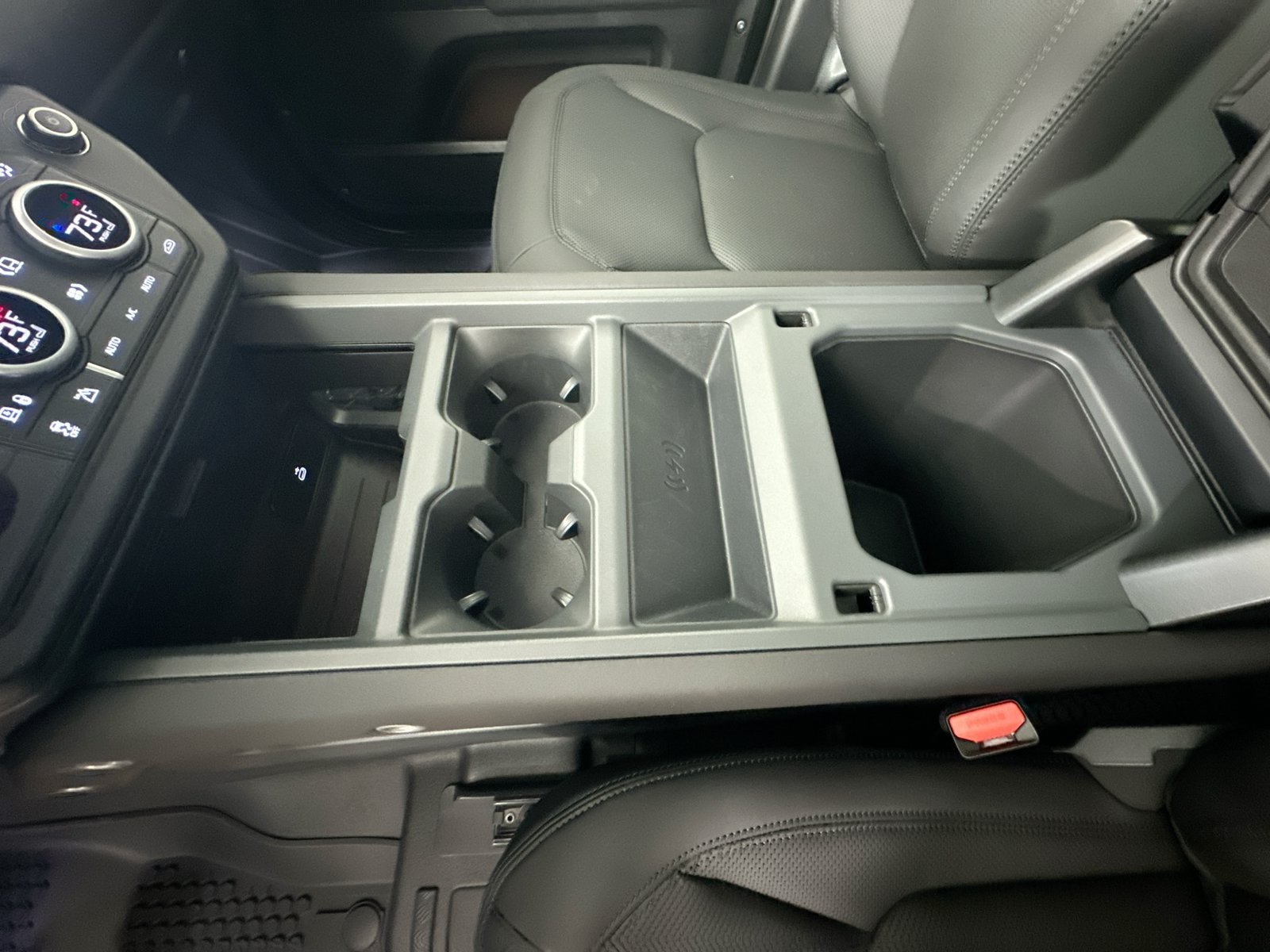 New 2026 Land Rover Defender 110 X-Dynamic SE AWD/4WD image 29