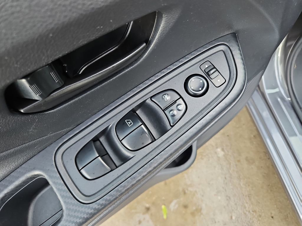 Used 2024 Nissan Versa S w/ S Plus Package image 24