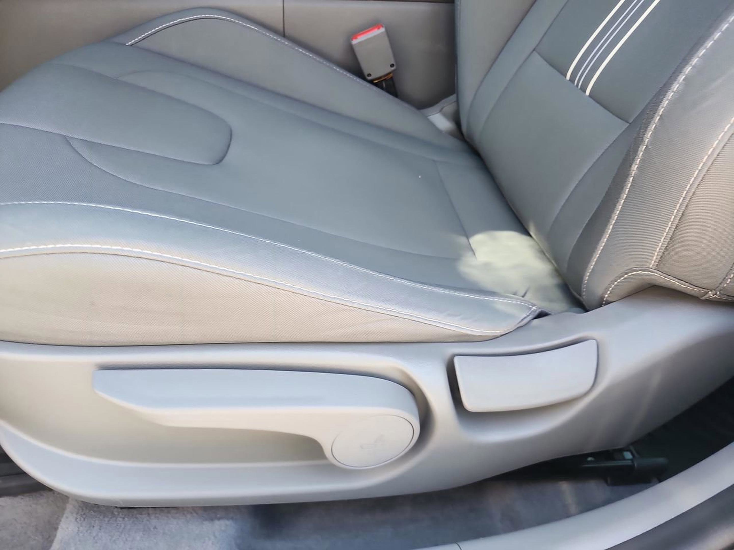 Used 2023 Hyundai Elantra SEL w/ Convenience Package image 12