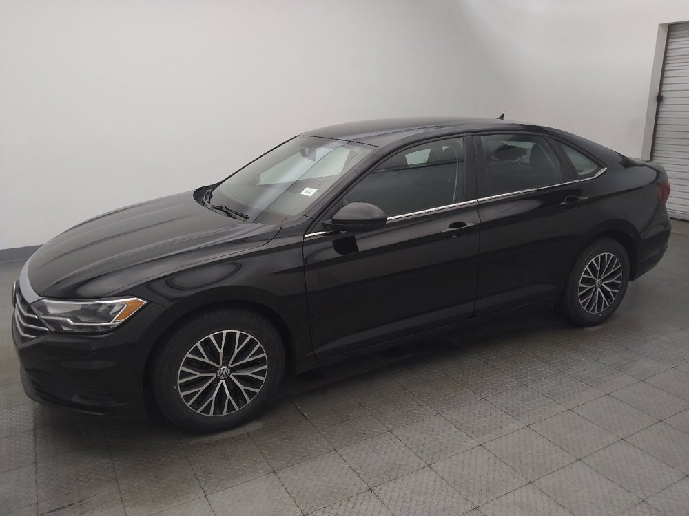 Used 2021 Volkswagen Jetta SE FWD image 2