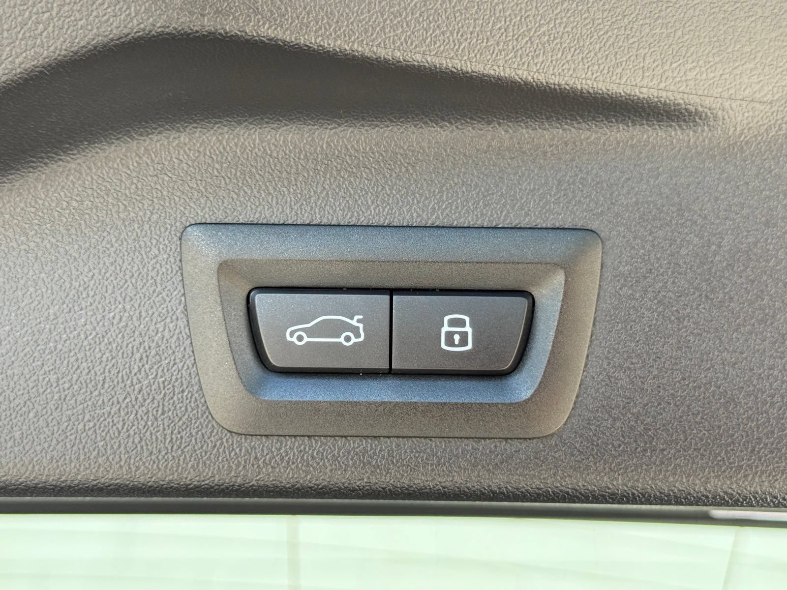 Used 2025 BMW X5 M60i AWD/4WD image 21