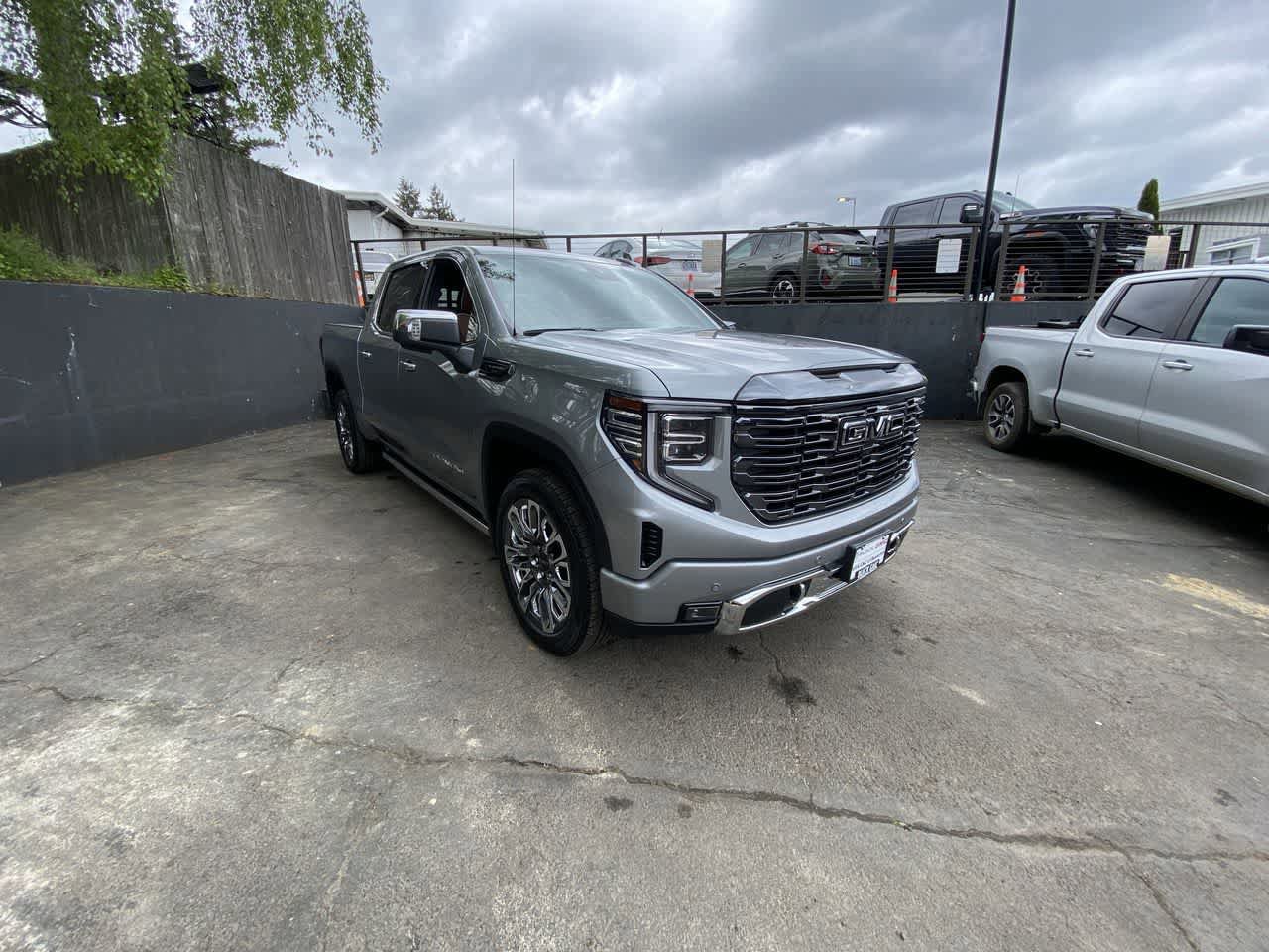 Used 2024 GMC Sierra 1500 Denali Ultimate AWD/4WD image 8