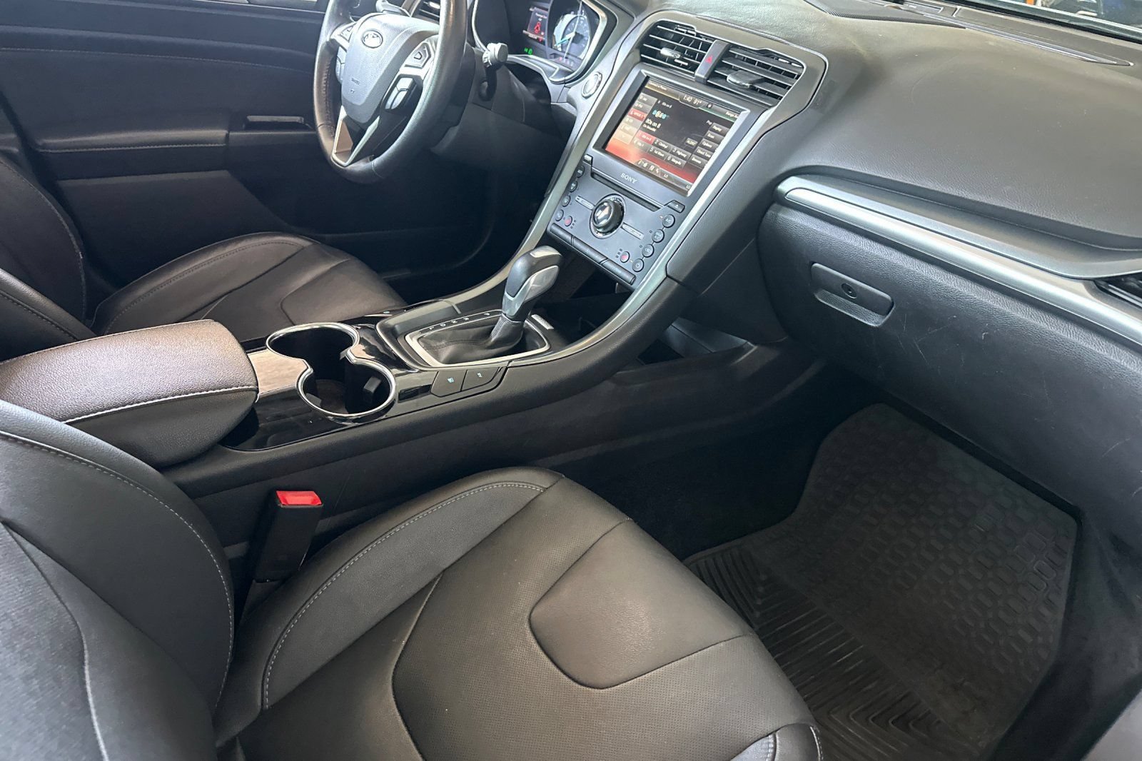 Used 2016 Ford Fusion Energi Titanium w/ Driver Assist Package FWD image 12