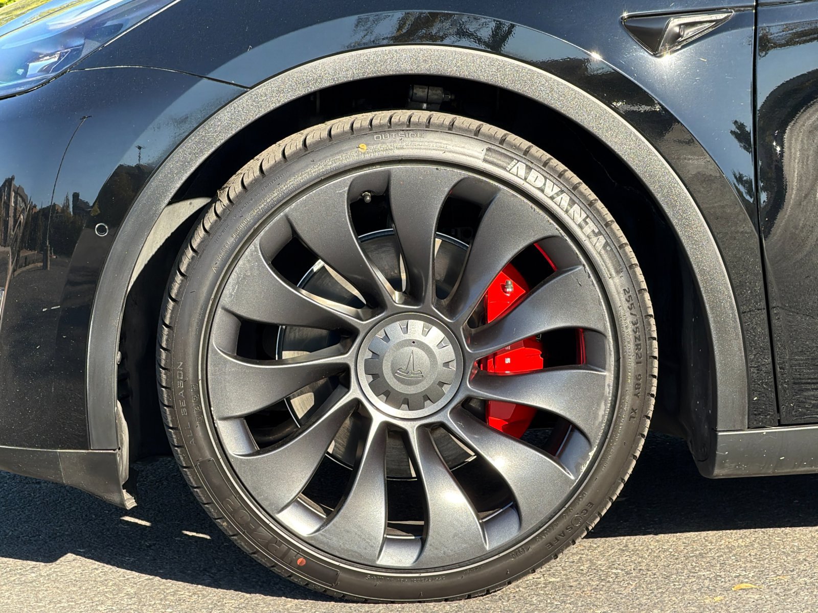 Used 2022 Tesla Model Y Performance AWD/4WD image 23