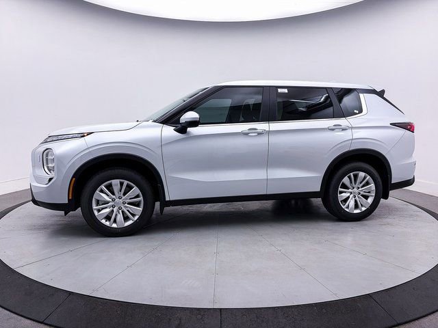 New 2025 Mitsubishi Outlander ES image 4