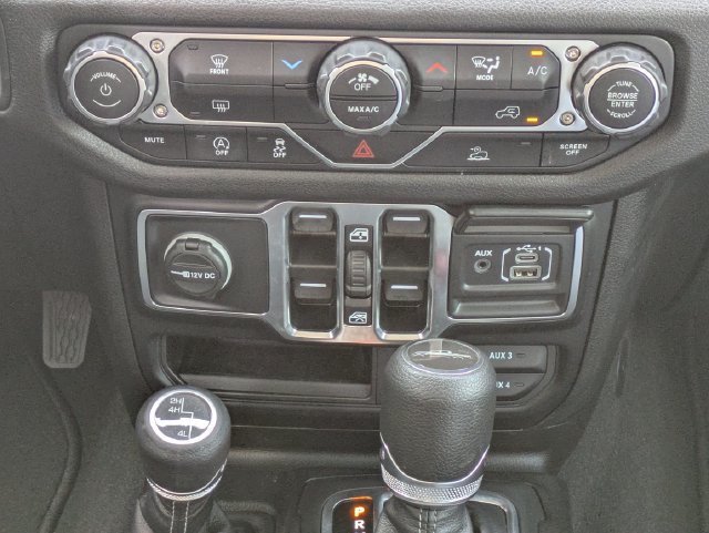 Certified 2025 Jeep Gladiator Overland AWD/4WD image 14