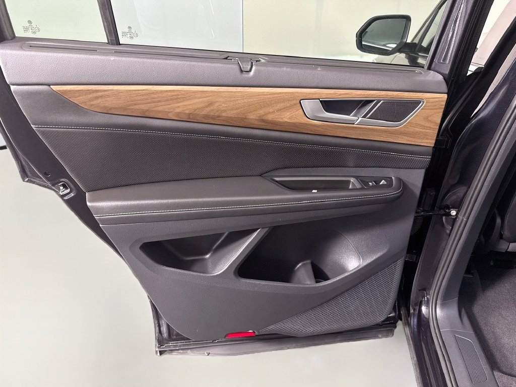 Used 2026 Volkswagen Atlas SE FWD image 25