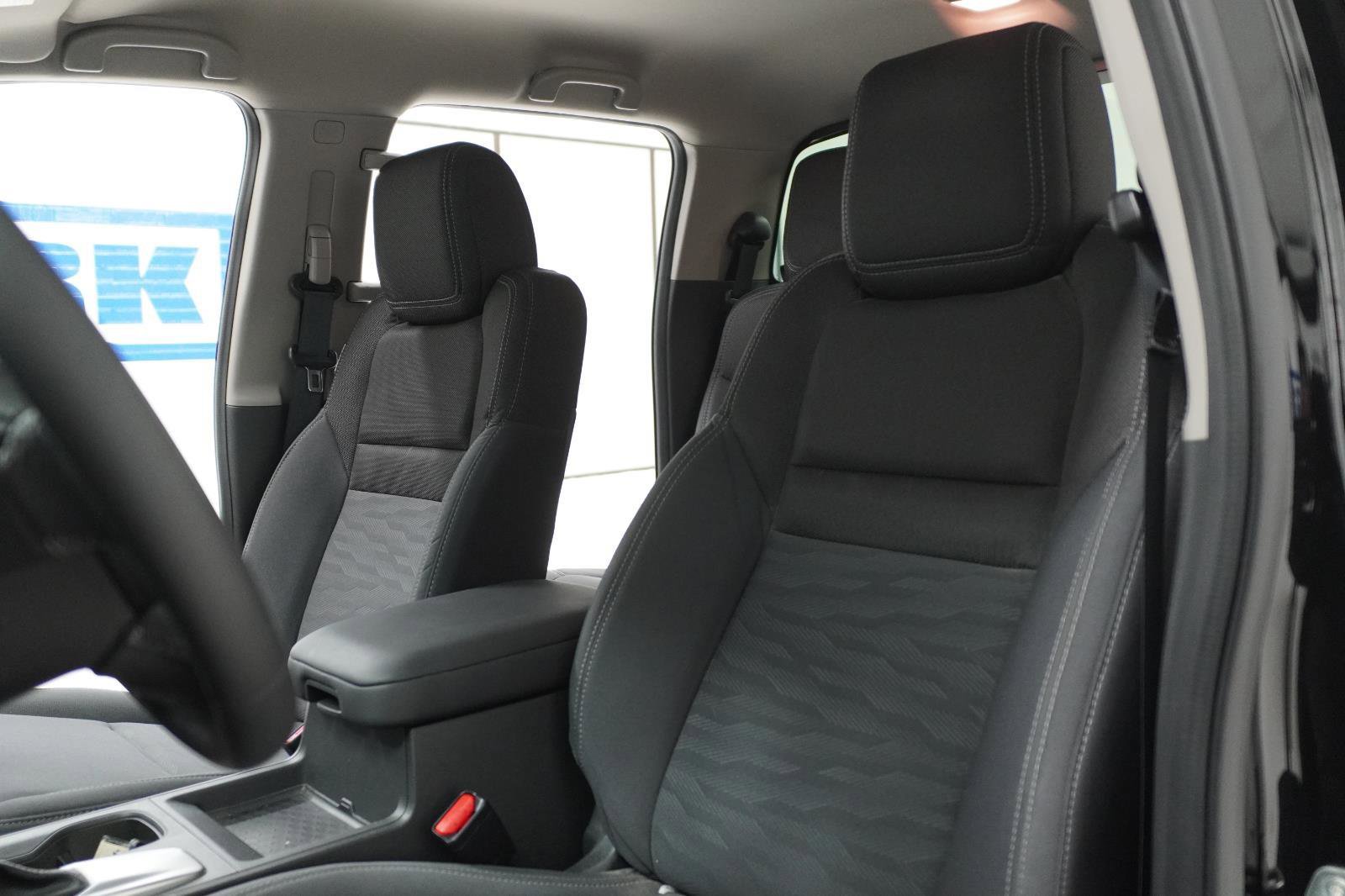 Used 2024 Nissan Frontier SV w/ SV Convenience Package image 15