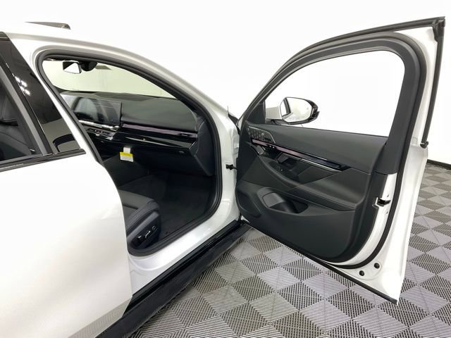 Used 2024 BMW i5 eDrive40i w/ M Sport Package RWD image 34