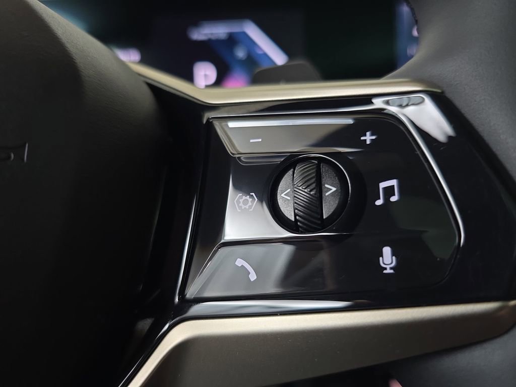 Used 2025 BMW X3 xDrive30i w/ Convenience Package image 21