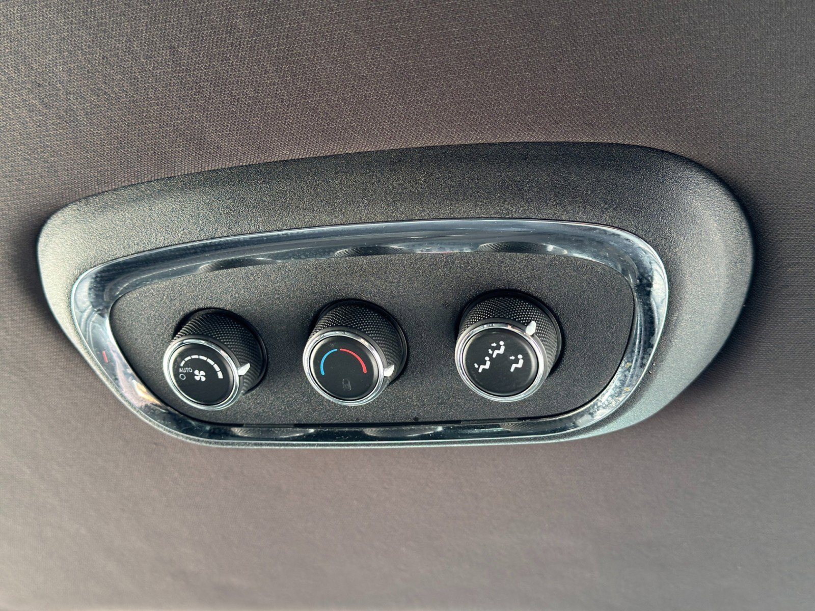 Used 2016 Dodge Durango R/T w/ Blacktop Package image 38