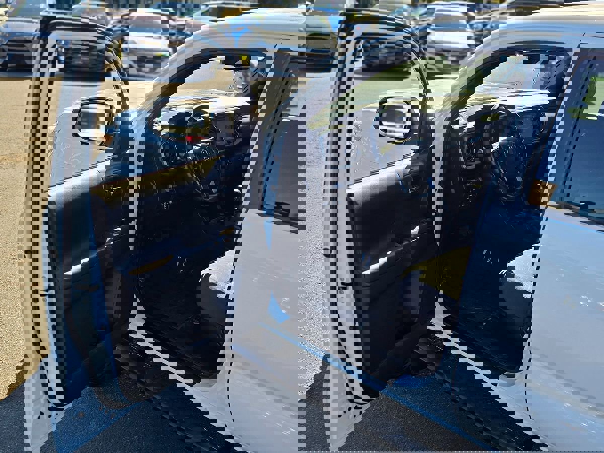 Used 2017 Toyota Tacoma TRD Sport w/ Tow Package image 44