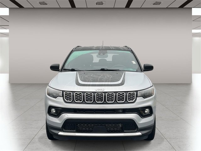 Used 2024 Jeep Compass Limited w/ Mopar Graphics Package image 9