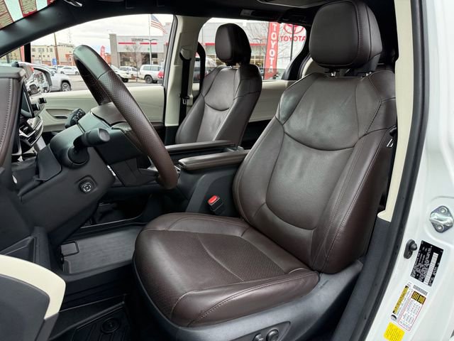 Certified 2021 Toyota Sienna Platinum image 11