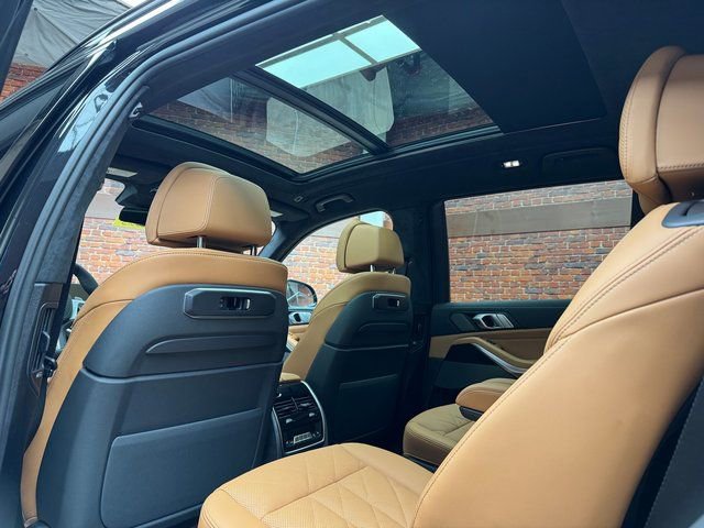 Used 2026 BMW X7 xDrive40i AWD/4WD image 3