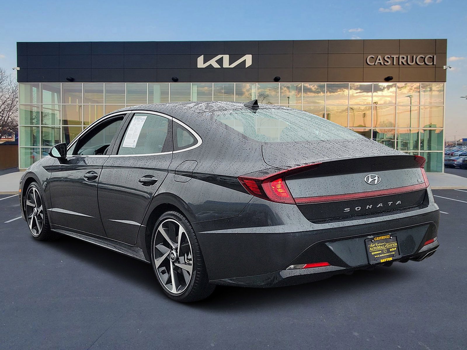 Used 2022 Hyundai Sonata SEL Plus w/ Preferred Accessory Package image 3