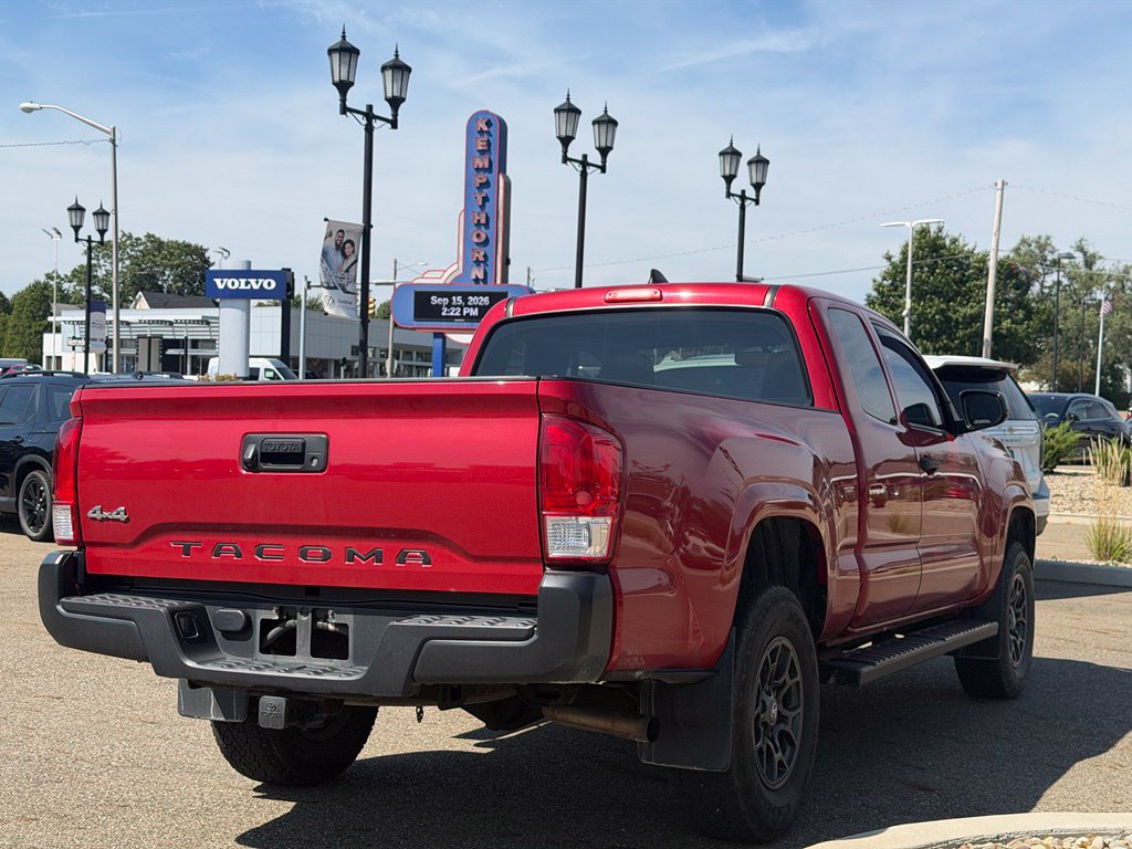 Used 2016 Toyota Tacoma SR AWD/4WD image 5