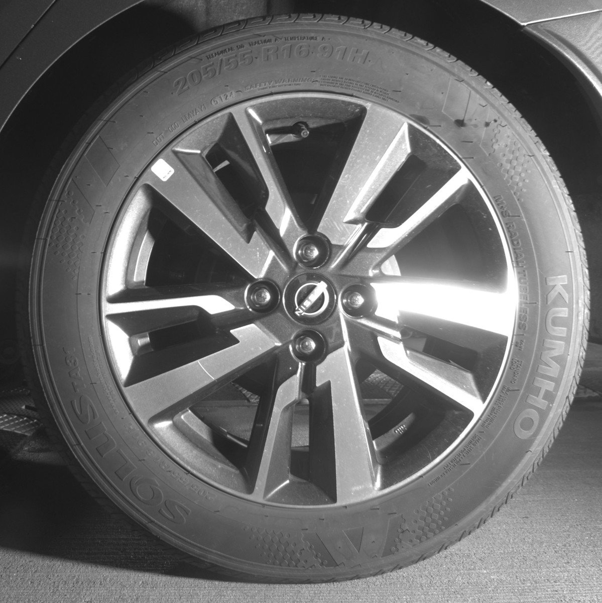 Used 2025 Nissan Versa SV image 14