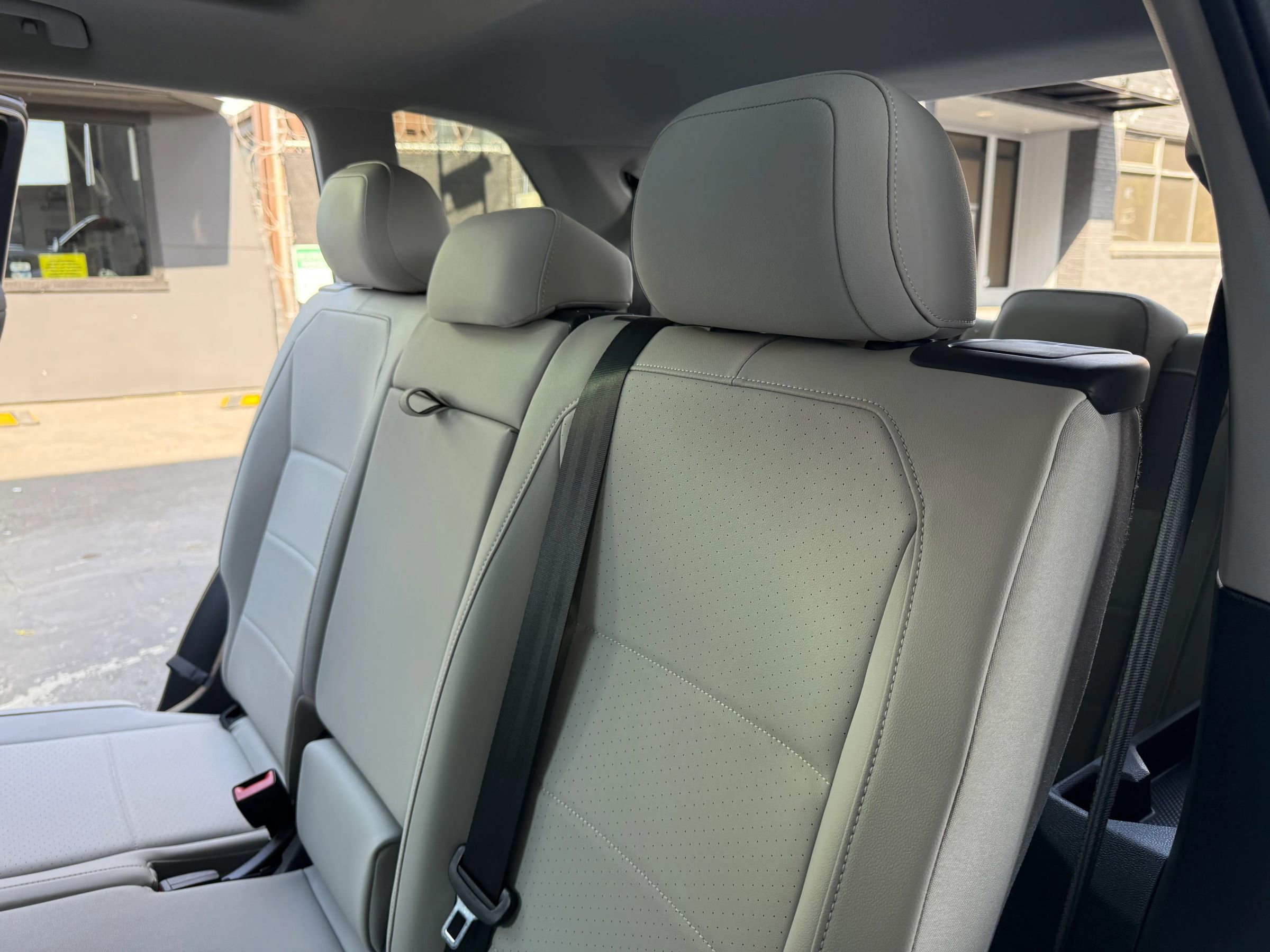Used 2019 Volkswagen Tiguan SE w/ Panoramic Sunroof Package image 19