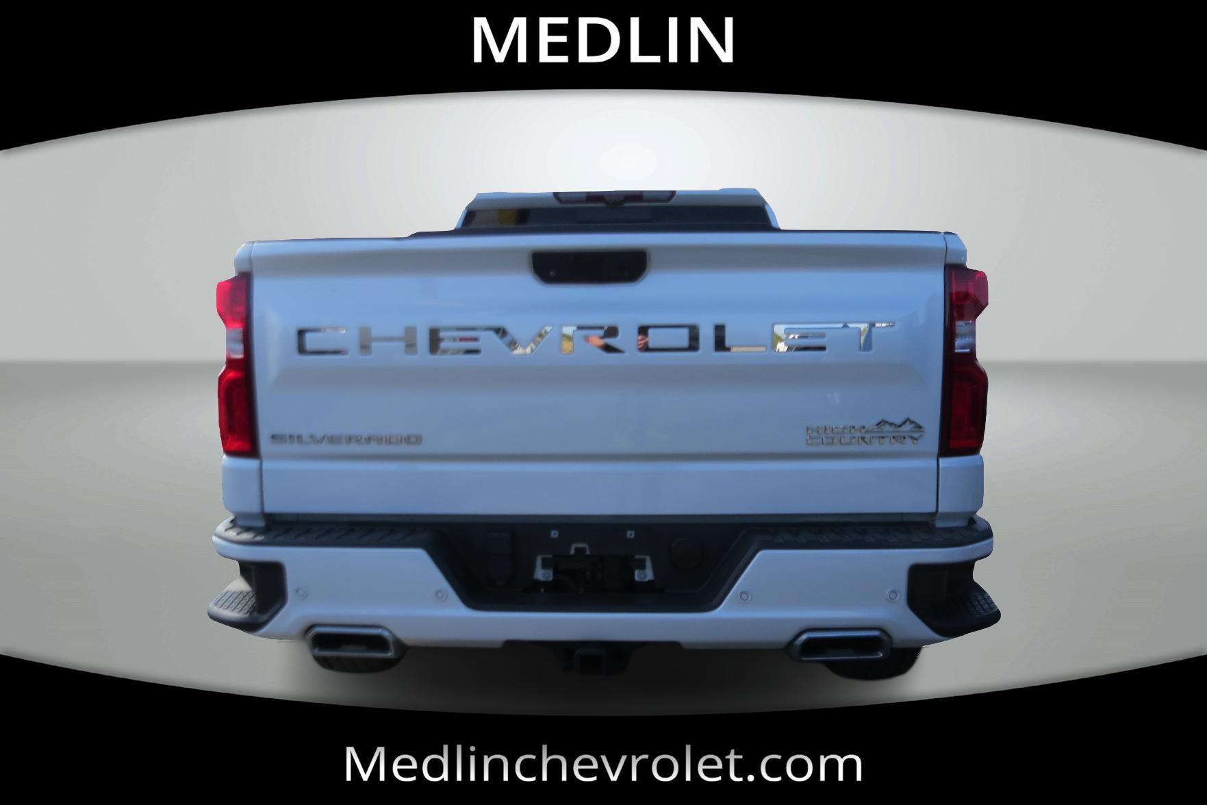 Used 2020 Chevrolet Silverado 1500 High Country w/ Technology Package AWD/4WD image 8