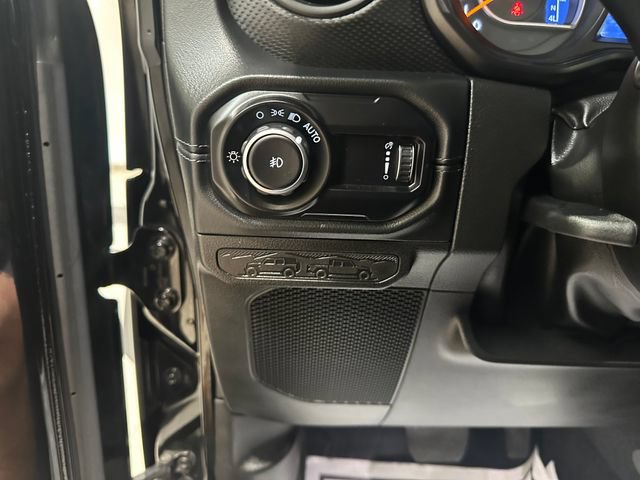 Used 2024 Jeep Wrangler Unlimited Rubicon AWD/4WD image 17