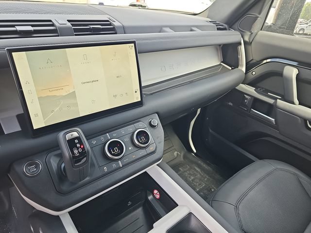 Used 2025 Land Rover Defender 110 S AWD/4WD image 21
