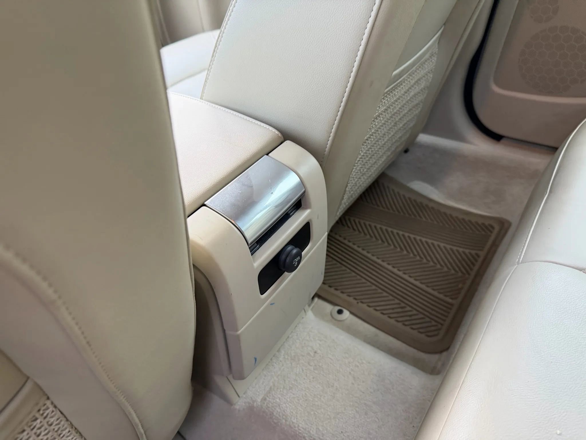 Used 2015 Volvo XC70 T5 Premier FWD image 12