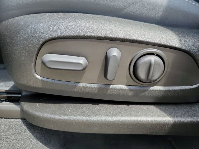 Used 2023 Buick Enclave Essence AWD/4WD image 16