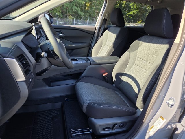 New 2026 Nissan Rogue SV FWD image 9